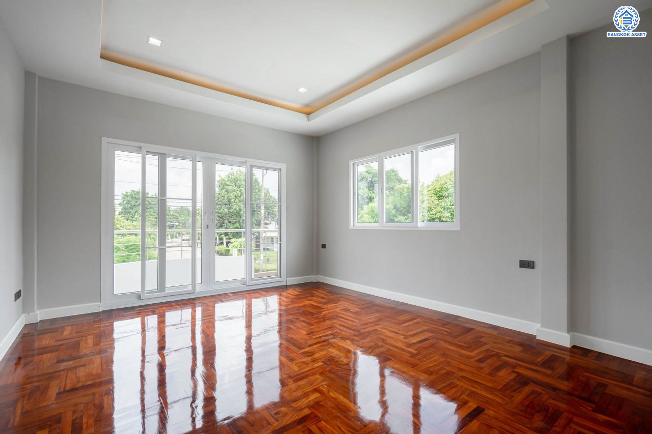 บ้านมือสองตกแต่งใหม่ ม.ศุภาลัย ออร์คิดปาร์ค1 บางแค ดีไซน์หรูหรา เนื้อที่ 117.7 ตร.ว. ฟังก์ชัน 4 ห้องนอน 4 ห้องน้ำ 1 ห้องแม่บ้าน จอดรถได้ 4 คัน บนทำเลเดินทางสะดวก เชื่อมต่อหลายเส้นทาง ใกล้เดอะมอลล์บางแค ทางด่วน "กาญจนาภิเษก" และรถไฟฟ้าสายสีน้ำเงิน "สถานีภาษีเจริญ"